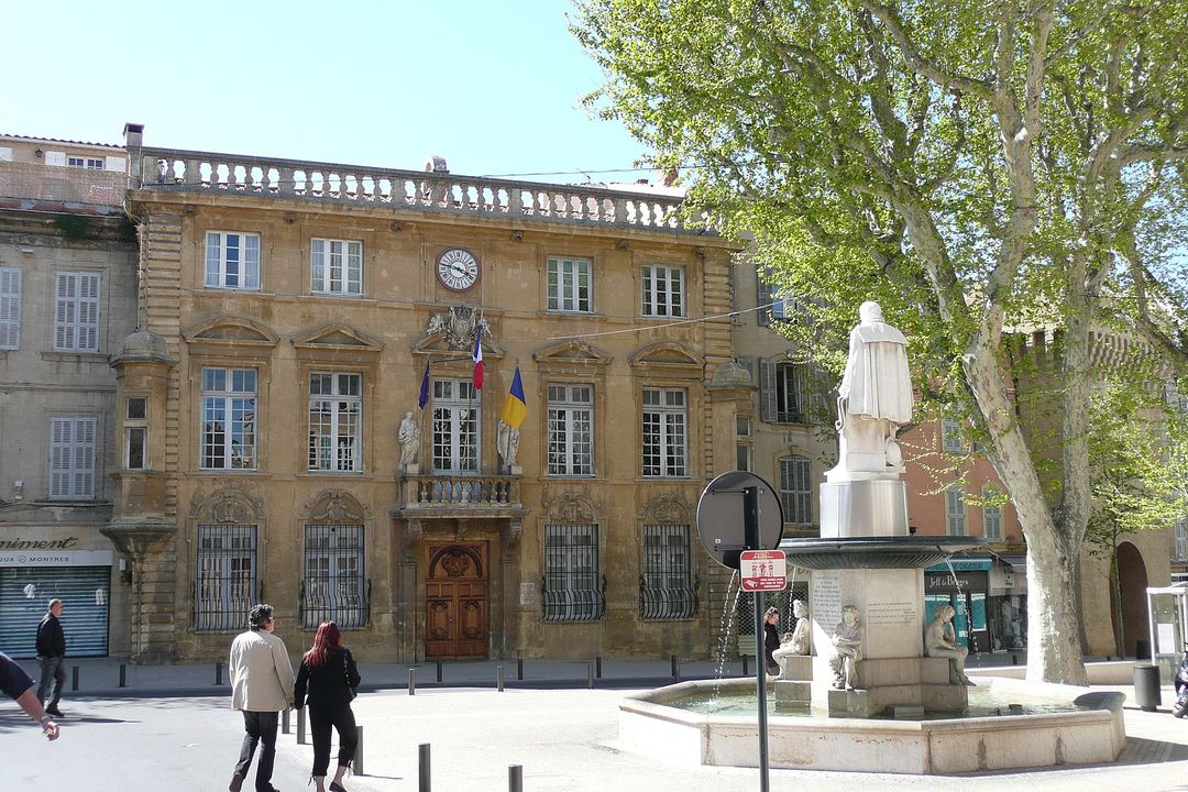 Place de l'hôtel de ville par Vi..Cult